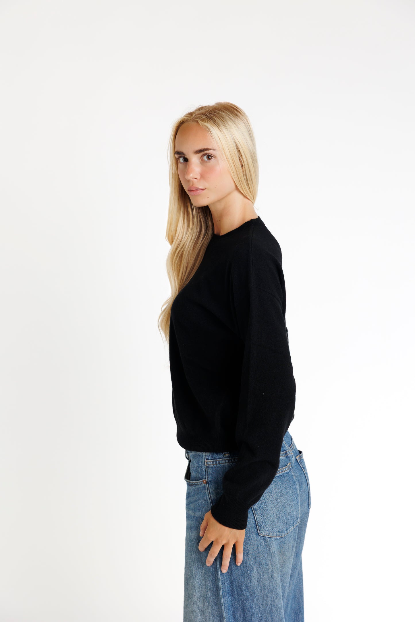 The Crew Neck. Black