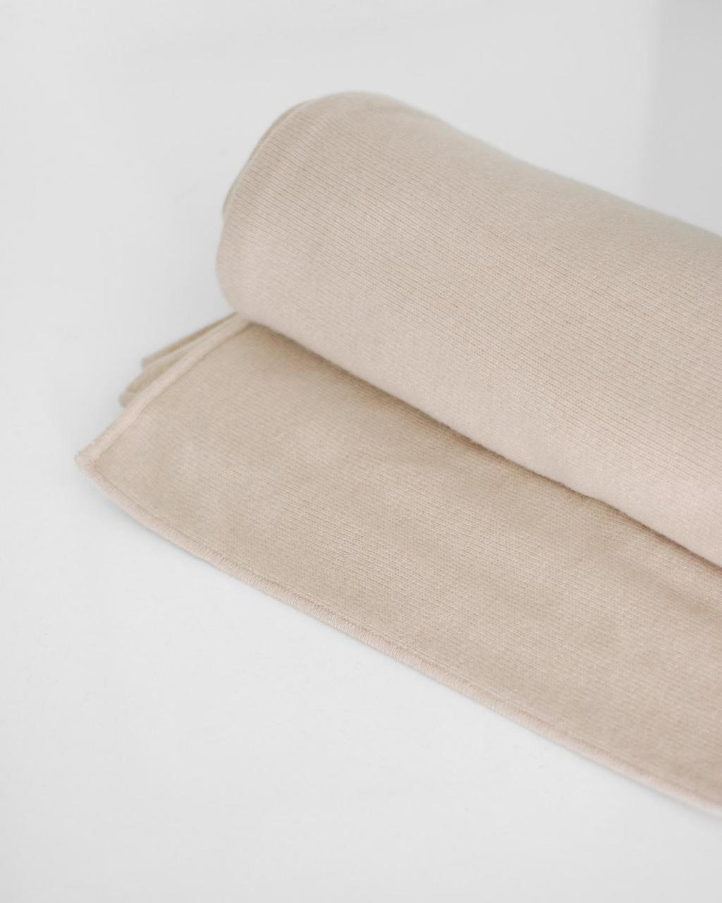 The Luxury Throw. Sand